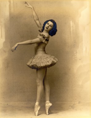 ballerina-1614928_1920.jpg
